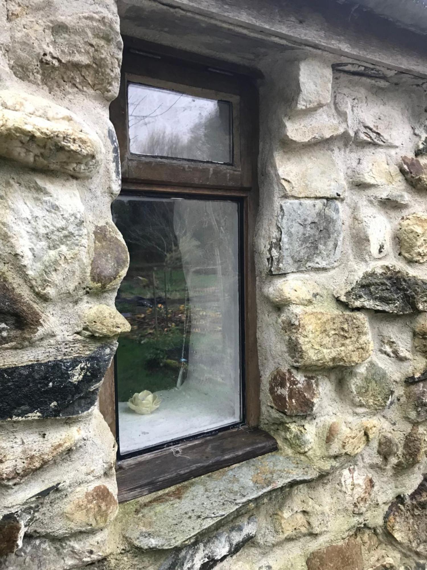 Tiny Cosy Snug Apartment Manorowen Bagian luar foto