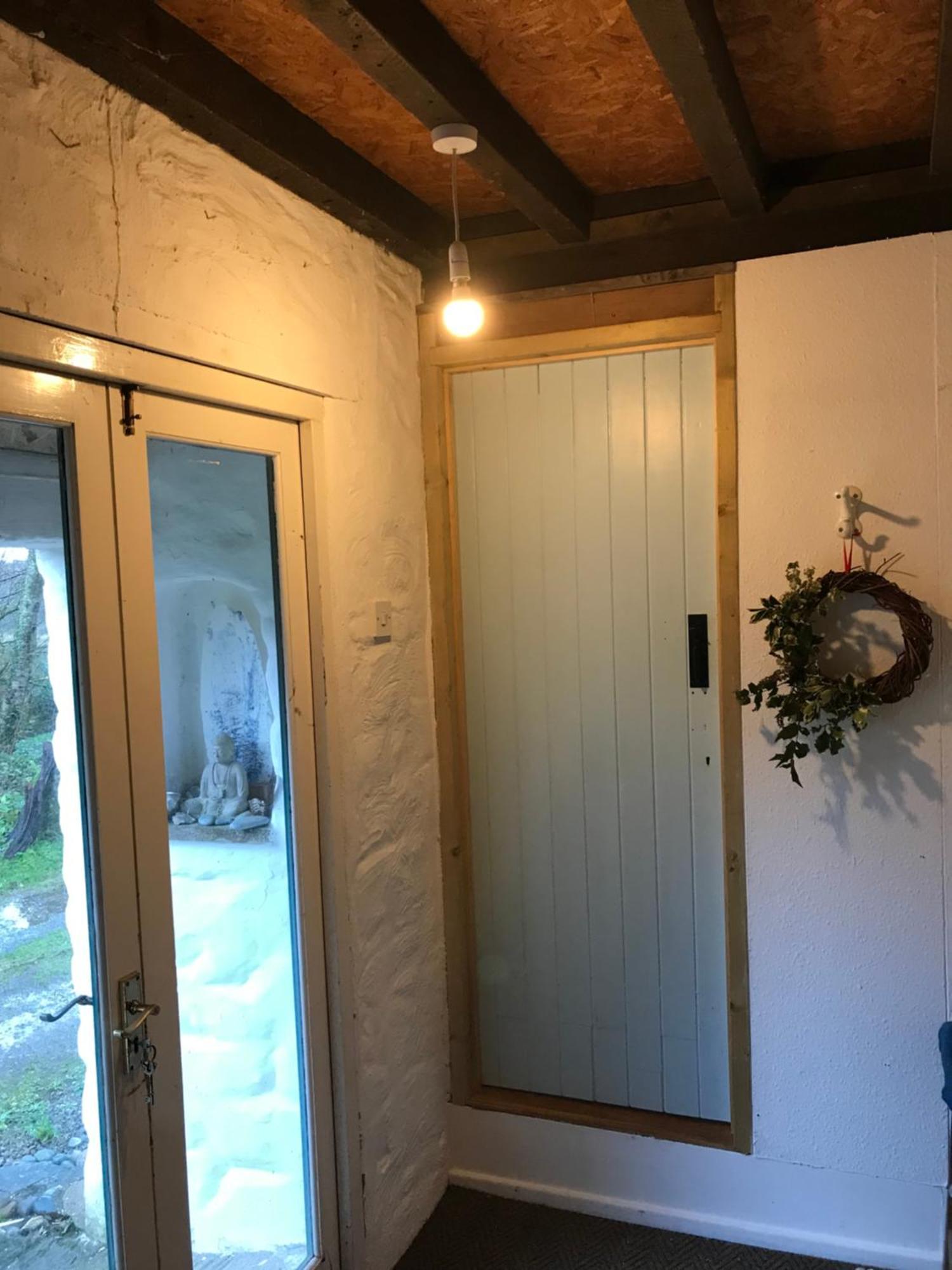 Tiny Cosy Snug Apartment Manorowen Bagian luar foto