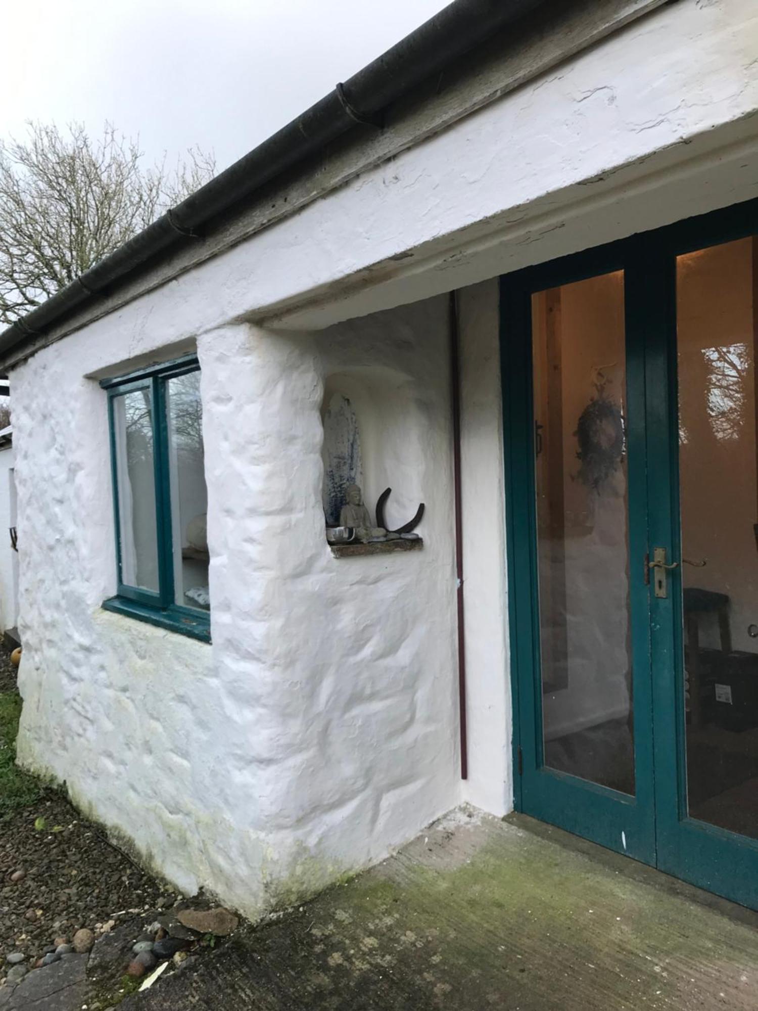 Tiny Cosy Snug Apartment Manorowen Bagian luar foto